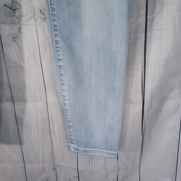 Torrid High Rise Curvy Faded Blue Women's Jeans - Picture 4 of 13